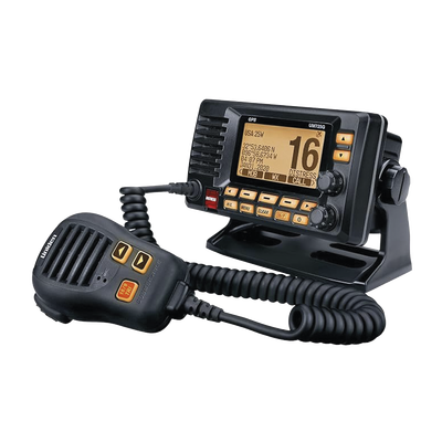 Radio Móvil Marino VHF, color negro con receptor de GPS integrado, puerto de conexión NMEA 2000, 25W de potencia de RF, sumergible IPX8. | UM725GBK