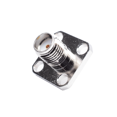 Conector SMA Hembra, Montaje de Panel Cuadrado, 4 Perforaciones, Soldable, Niquel/ Oro/ Teflón. | RSA-3271